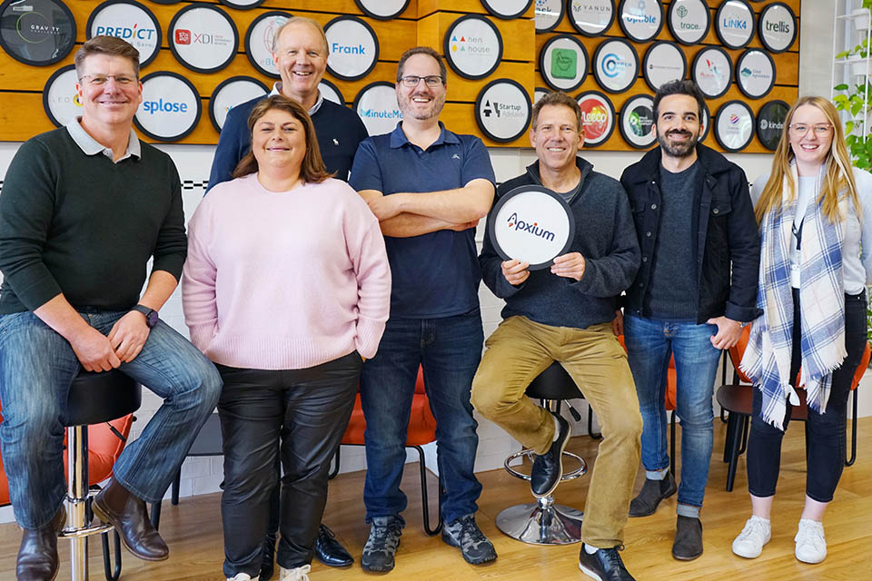 Group of Apxium employees